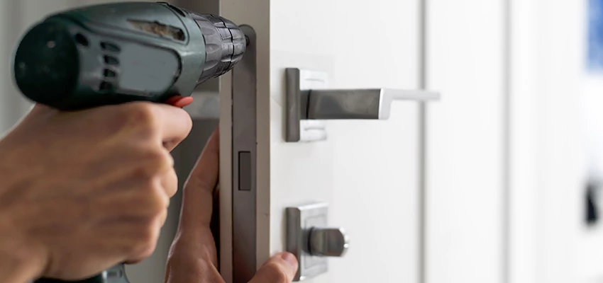 Locksmith For Lock Replacement Near Me in Kendall