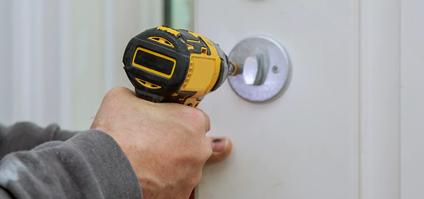 Street Locksmith For Smart Lock Repair in Kendall