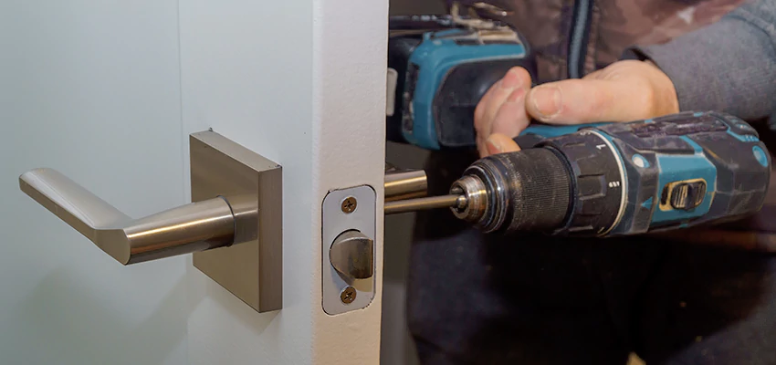 Broken Door Handle Lock Repair in Kendall, Florida