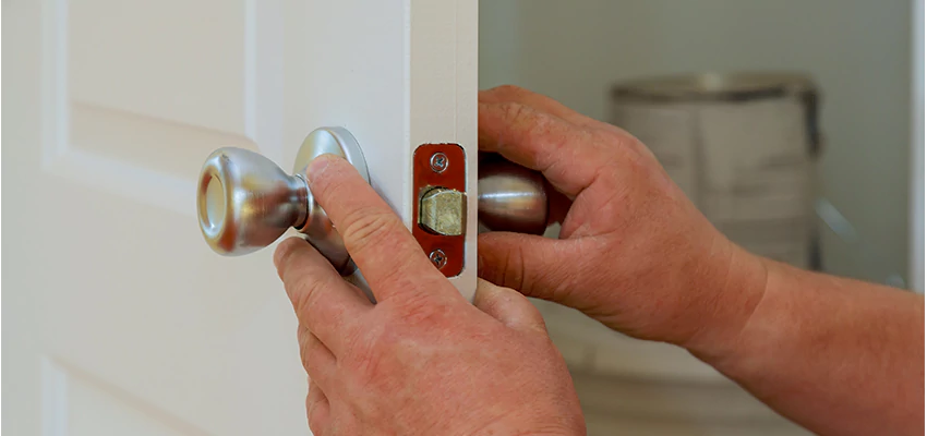AAA Locksmiths For lock Replacement in Kendall, Florida