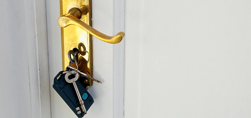 Broken Door Key Extraction in Kendall, FL